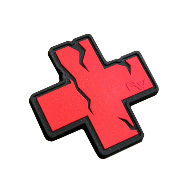 Нашивка (REDWAR) Крест медицинский с трещиной_2