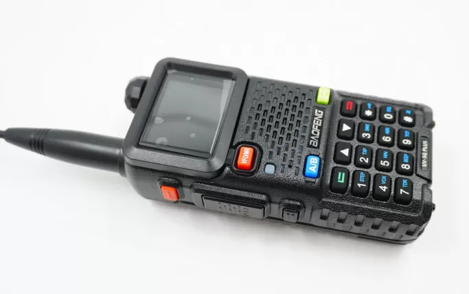 Рация (Baofeng) UV-5R 5G+ (8 Ватт, трехдиапазонная, 2500 mAh, скремблер, Type-C, Черный)_2